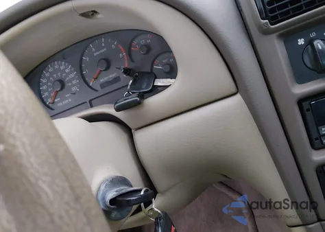 1999 Ford Mustang z USA, uszkodzony, nr VIN 1FAFP444XXF221757